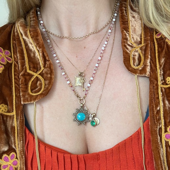 Handmade hand knotted gemstone mother of pearl necklace with star stone center - Picture 3 of 15